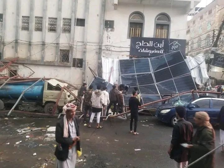صنعاء:  أضرار مادية كبيرة جراء الأمطار والرياح الشديدة التي شهدتها صنعاء 