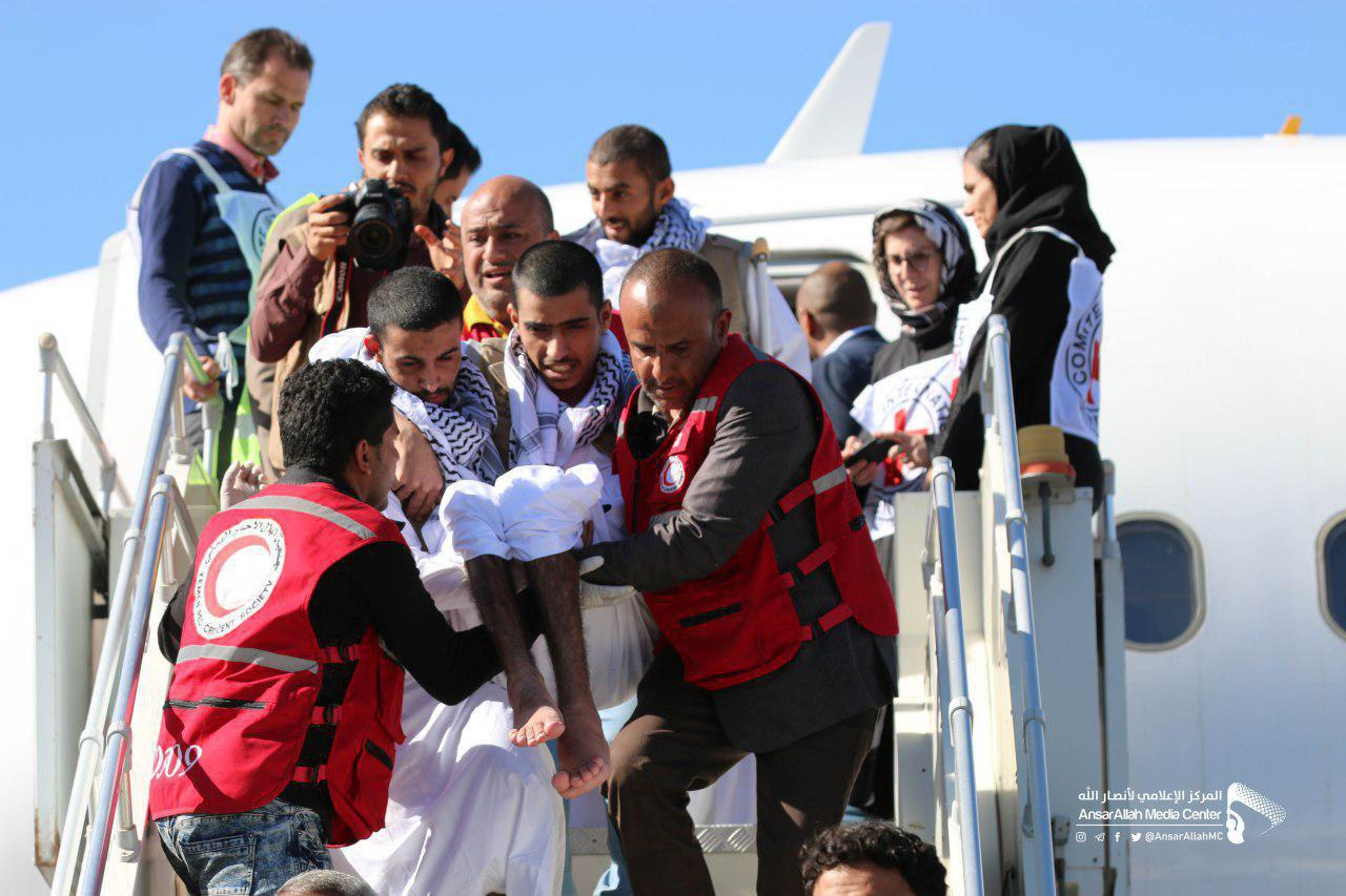 تقرير: ملف الأسرى يعود للواجهة.. هل تنجح مباحثات مسقط في كسر الجمود؟