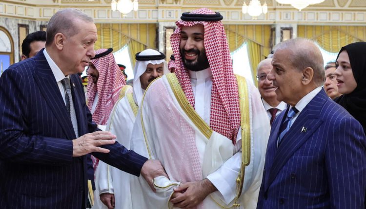 مصادر:  صنعاء تكشف فشل الوساطات مع الرياض وتتوعدها : بفترة مؤلمة 