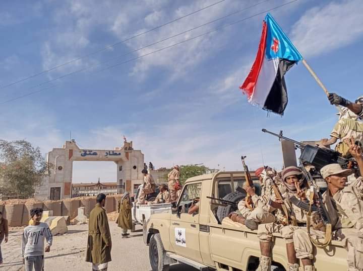 من بينها تشكيل حكومة وحدة وطنية ... سلطنة عمان تكشف عن مبادرتها لحل الأزمة اليمنية 