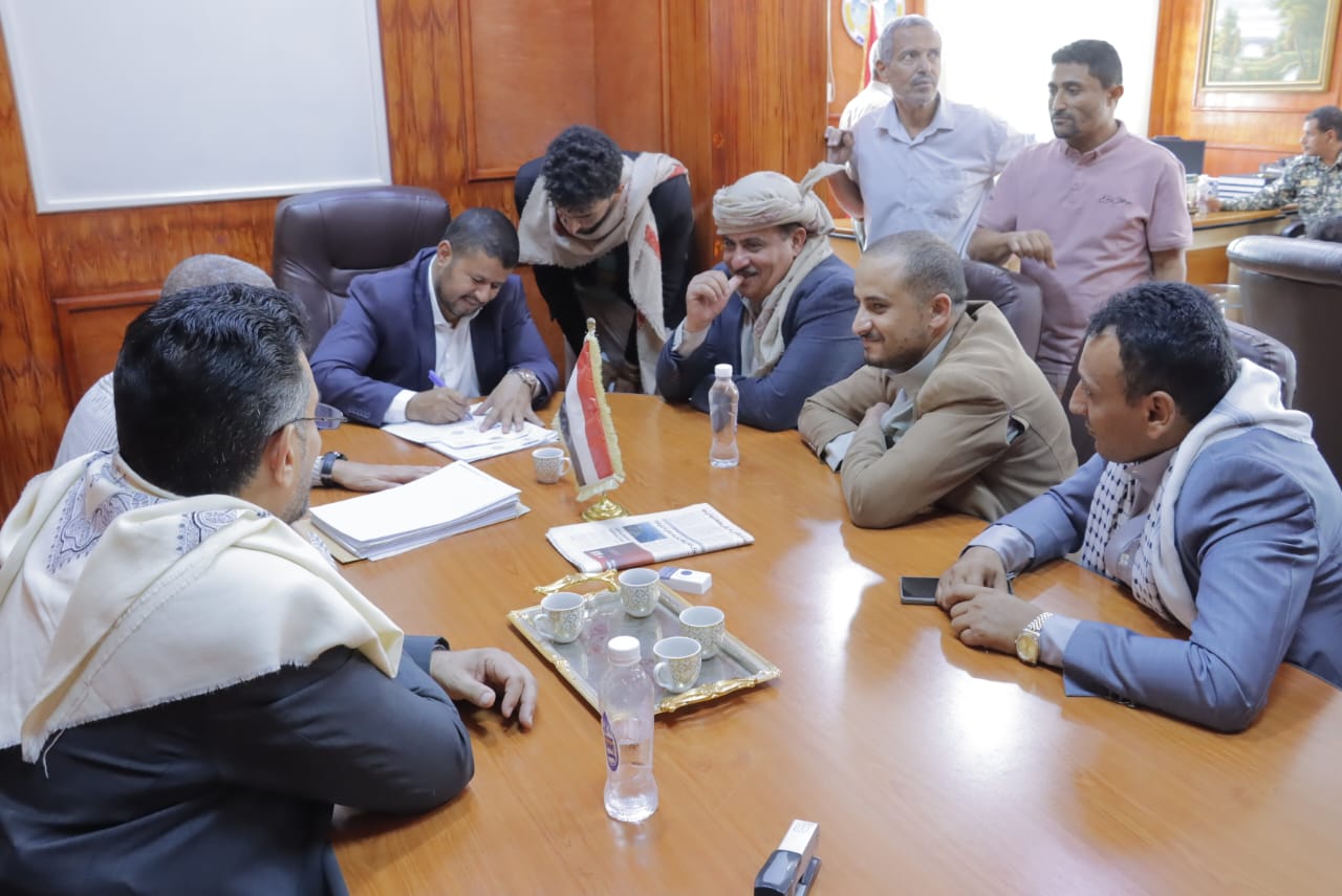 صنعاء: مدير عام هيئة المواصفات يناقش احتياجات القطاعين الصناعي والتجاري خلال اليوم المفتوح